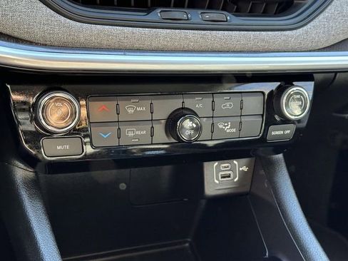 Certified 2022 Jeep Compass Latitude image 14