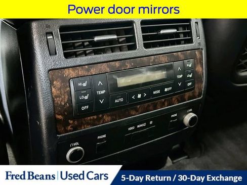 Used 2014 Toyota Land Cruiser AWD/4WD image 33