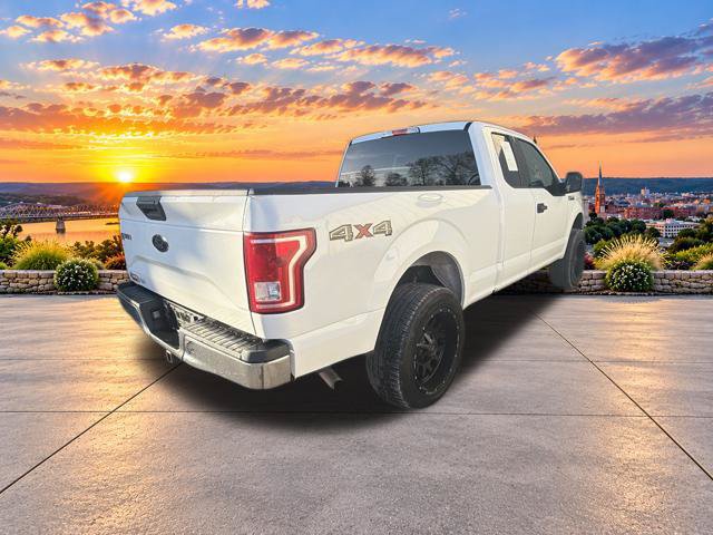 Used 2017 Ford F150 XLT AWD/4WD image 4