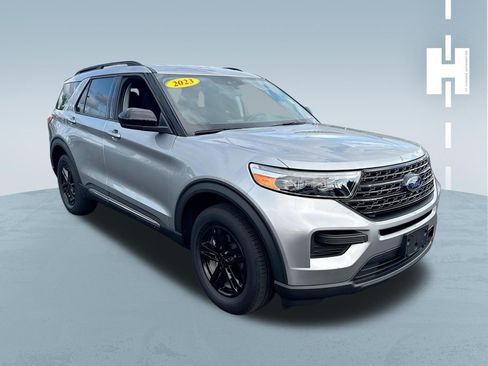 Used 2023 Ford Explorer XLT AWD/4WD image 1
