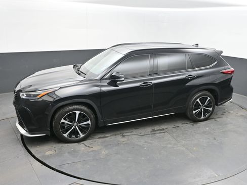 Used 2022 Toyota Highlander XSE image 36