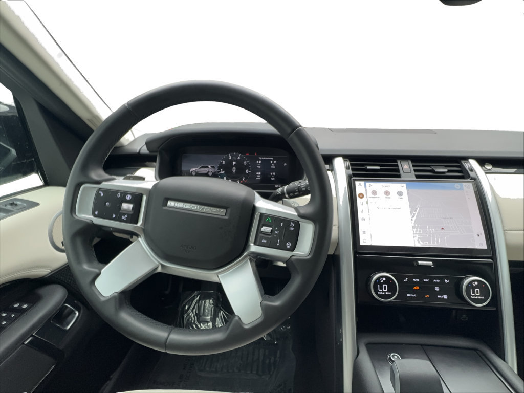 Used 2025 Land Rover Discovery S AWD/4WD image 34