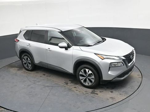 Used 2023 Nissan Rogue SV image 28