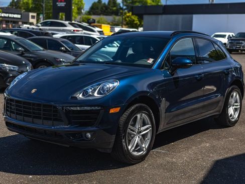 Used 2018 Porsche Macan w/ Premium Package Plus AWD/4WD image 5