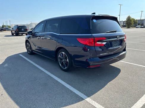 Used 2022 Honda Odyssey Elite image 3