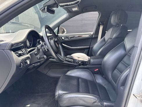 Certified 2024 Porsche Macan Turbo AWD/4WD image 6