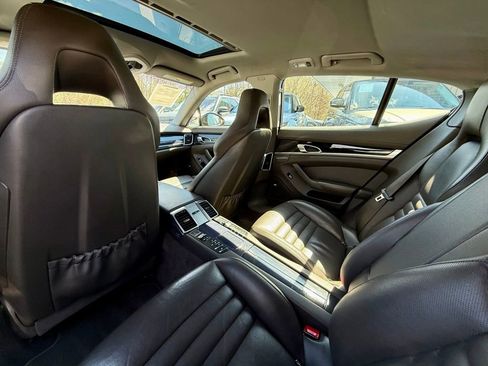 Used 2014 Porsche Panamera image 32