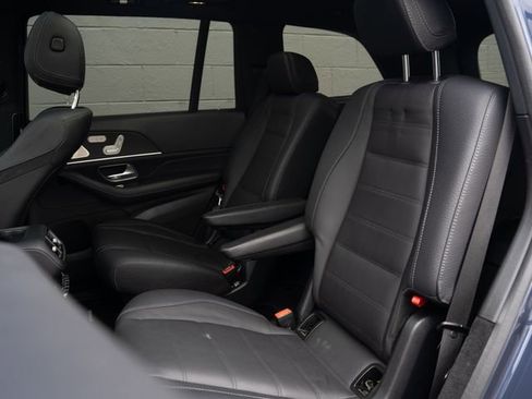 Used 2024 Mercedes-Benz GLS 450 4MATIC image 17