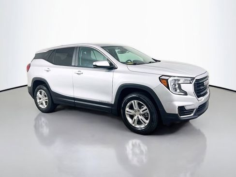 Used 2022 GMC Terrain SLE w/ LPO, Floor Liner Package image 24