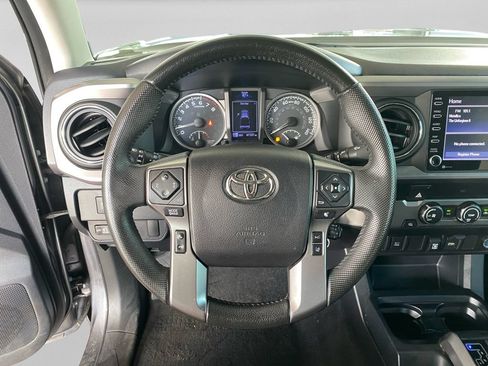 Used 2020 Toyota Tacoma SR5 RWD image 12