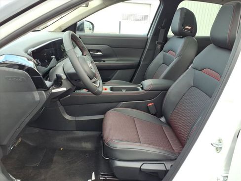 New 2026 Nissan Kicks SR w/ SR Premium Package image 28