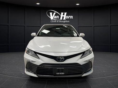 Used 2023 Toyota Camry XLE image 12