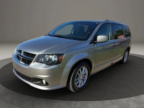 Used 2019 Dodge Grand Caravan SXT FWD image 4