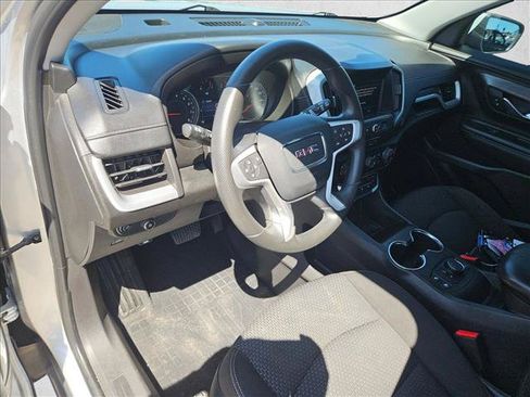 Used 2022 GMC Terrain SLE w/ Driver Convenience Package FWD image 16