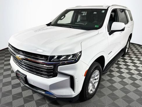 Used 2022 Chevrolet Tahoe LT w/ Luxury Package AWD/4WD image 3