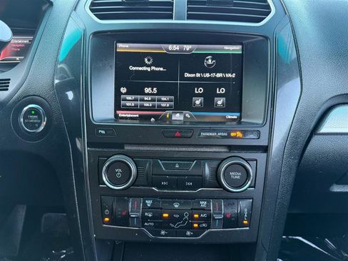 Used 2016 Ford Explorer XLT w/ Equipment Group 202A AWD/4WD image 29
