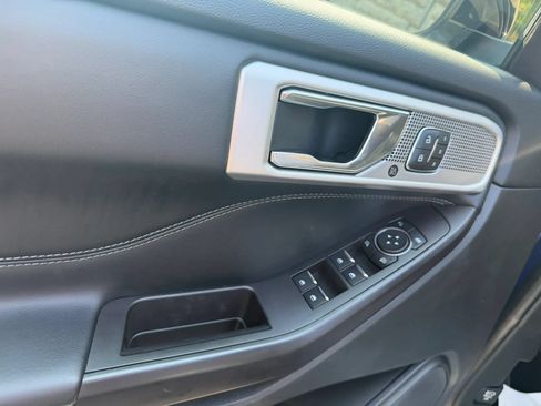 Used 2020 Ford Explorer Limited AWD/4WD image 29