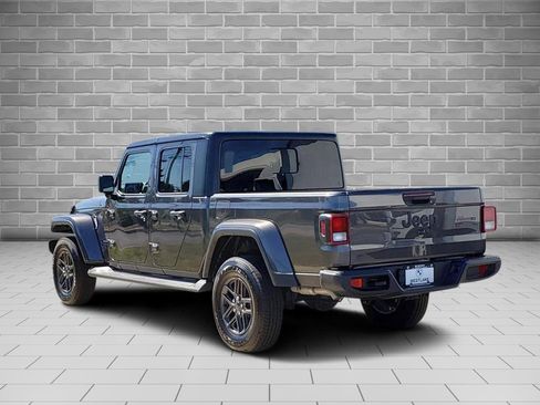 Used 2025 Jeep Gladiator Sport image 5