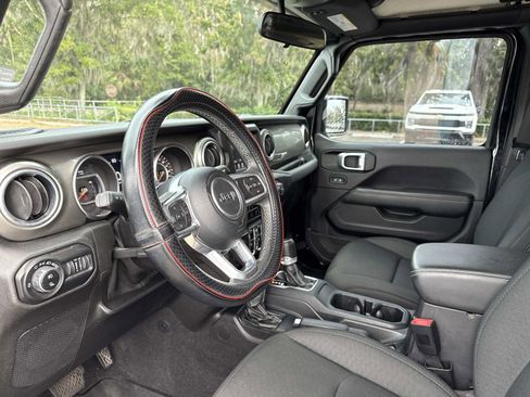 Used 2021 Jeep Gladiator Overland w/ Safety Group image 21