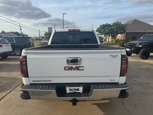 Used 2018 GMC Sierra 1500 SLT w/ SLT Preferred Package image 4
