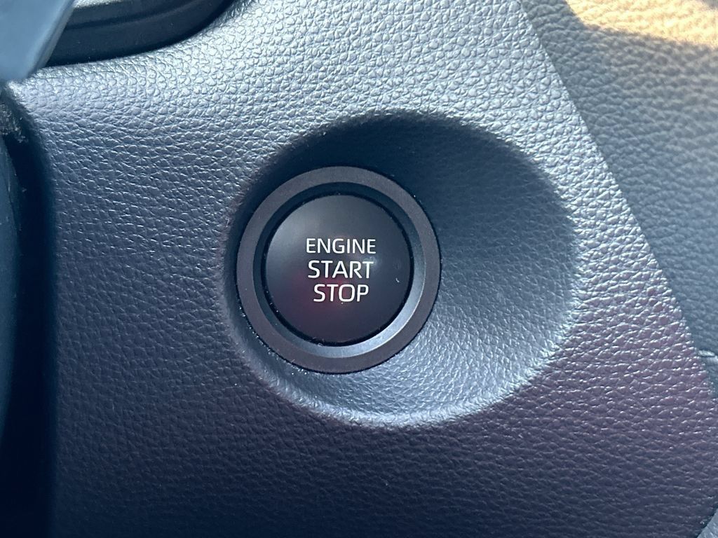 Used 2024 Toyota Corolla Cross LE w/ Moonroof Package FWD image 18