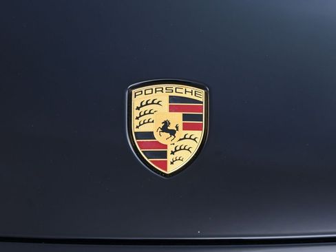 Certified 2022 Porsche Cayenne Turbo S AWD/4WD image 33