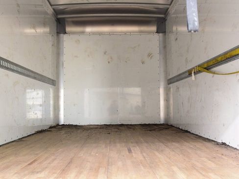 Used 2024 Chevrolet Low Cab Forward 5500XG RWD image 15