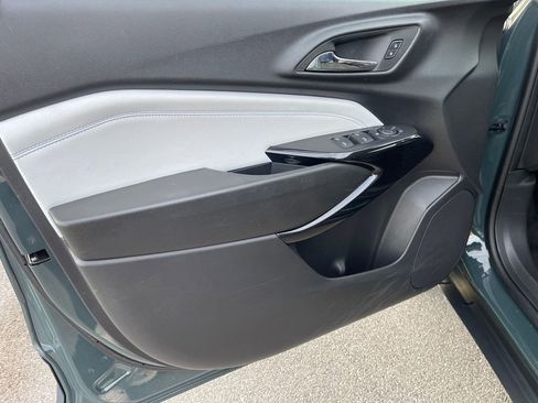 Used 2025 Chevrolet Trax LT image 15