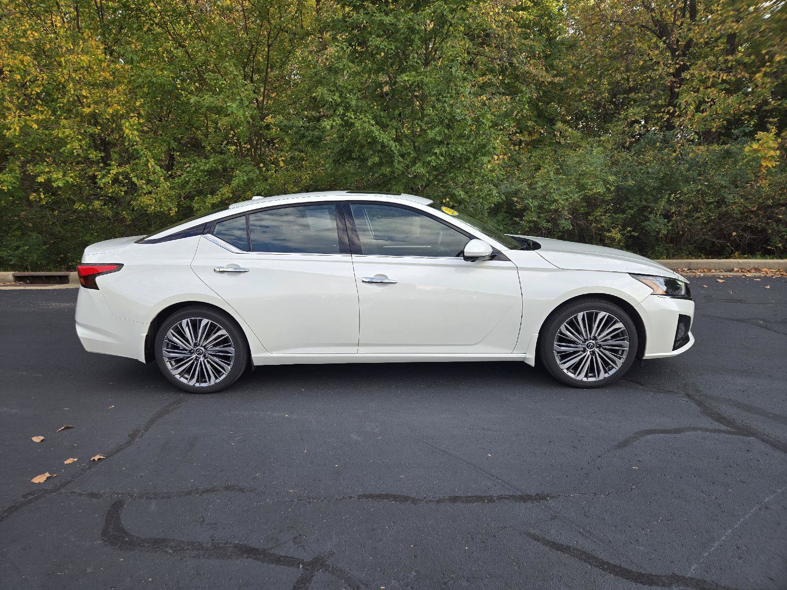 Certified 2025 Nissan Altima 2.5 SL FWD image 2
