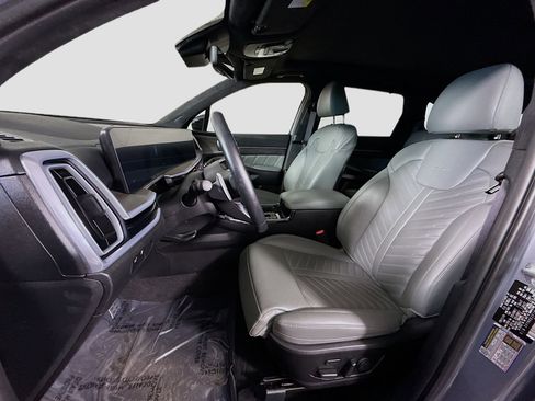 Used 2024 Kia Sorento SX Prestige w/ Sage Leather Package image 22