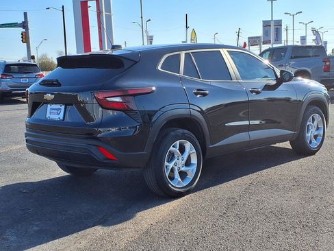 Used 2024 Chevrolet Trax LS w/ LS Convenience Package image 7