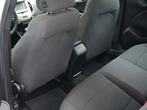 Used 2018 Chevrolet Cruze LS FWD image 9