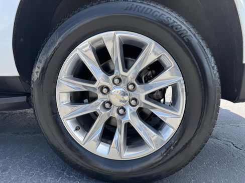 Used 2022 Chevrolet Suburban Premier AWD/4WD image 27