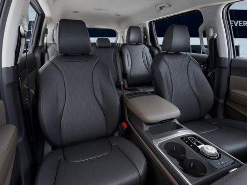 New 2026 Kia Carnival LXS image 15