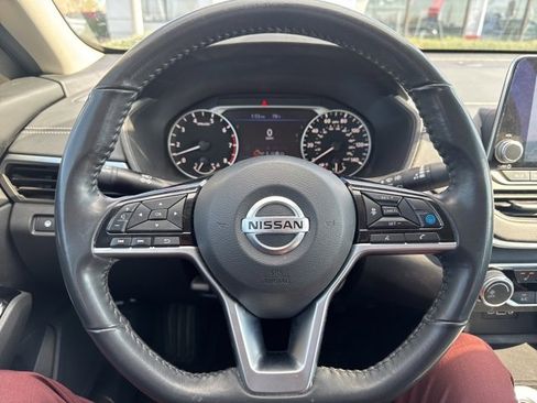 Used 2022 Nissan Altima 2.5 SV w/ SV Premium Package image 8