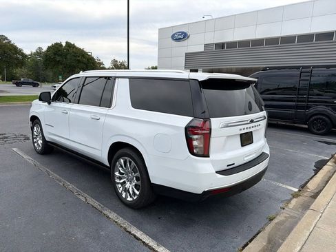 Used 2022 Chevrolet Suburban High Country AWD/4WD image 23