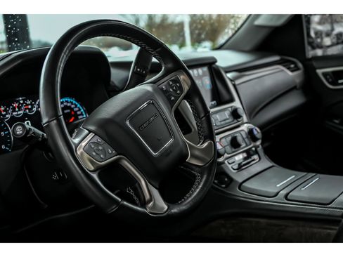Used 2019 GMC Yukon Denali w/ Denali Ultimate Package AWD/4WD image 15