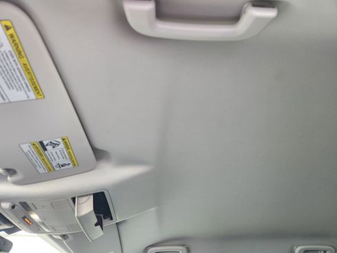 Used 2020 Land Rover Discovery Sport S image 25