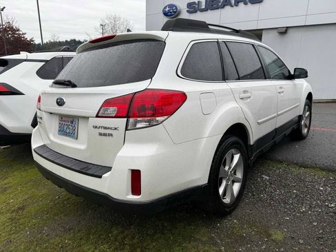 Used 2014 Subaru Outback 3.6R Limited w/ Moonroof Package image 3