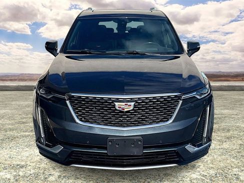 Used 2022 Cadillac XT6 Premium Luxury w/ Technology Package image 2