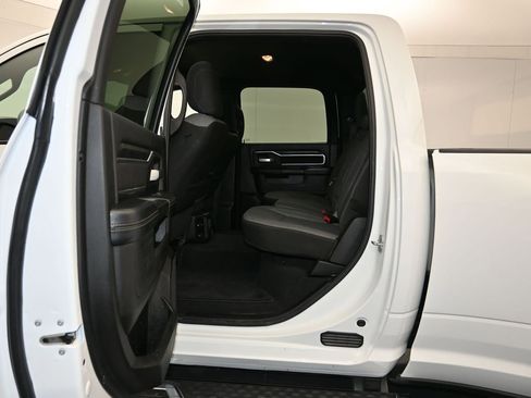 Used 2024 RAM 3500 Big Horn image 22