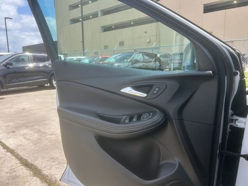 Used 2025 Buick Encore GX Preferred FWD image 18