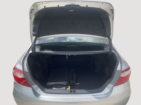 Used 2017 Toyota Camry XLE FWD image 10