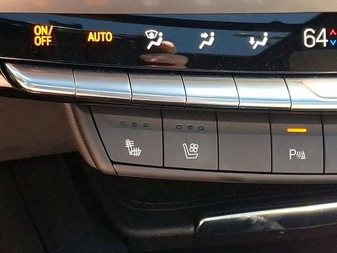 Used 2024 Cadillac XT4 Premium Luxury w/ Technology Package FWD image 27
