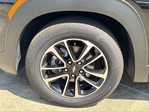 Used 2025 Chevrolet TrailBlazer LT FWD image 5