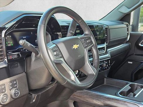 Used 2024 Chevrolet Silverado 2500 LTZ w/ LTZ Convenience Package AWD/4WD image 10