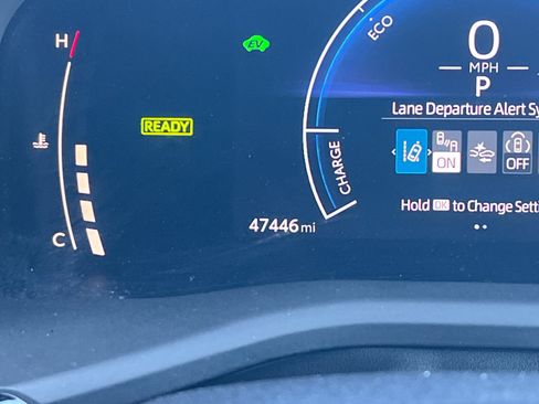 Used 2025 Toyota Camry LE FWD image 24