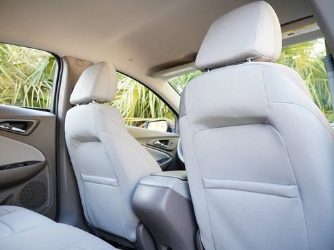 Used 2022 Chevrolet Malibu LS FWD image 30