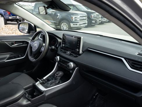 Used 2021 Toyota RAV4 XLE w/ Convenience Package image 21