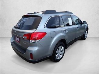 Used 2011 Subaru Outback 2.5i Limited w/ PWR Moonroof Pkg AWD/4WD video 4